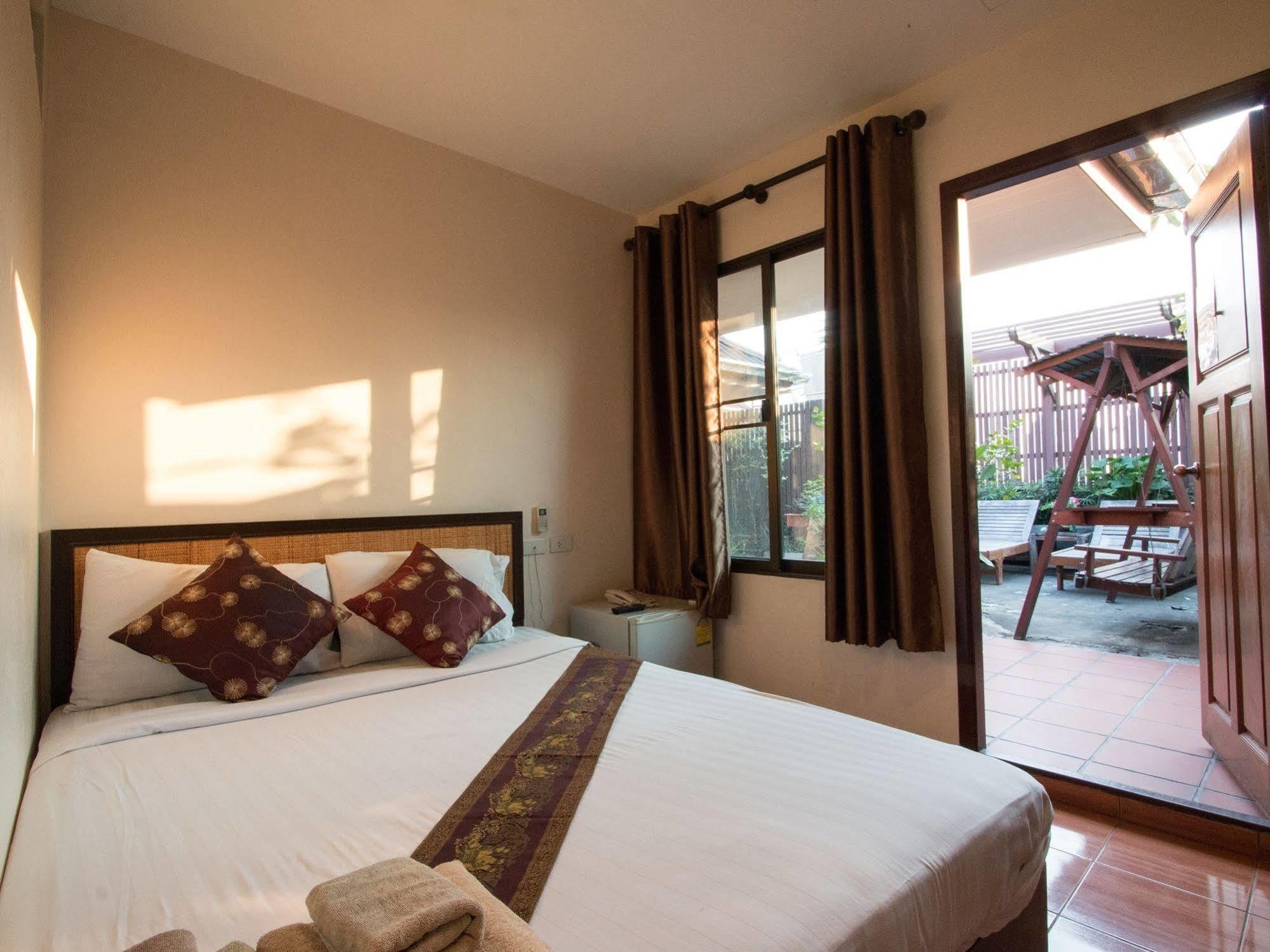 Oyo 482 Pannee Lodge Khaosan - Sha Plus Bangkok Ngoại thất bức ảnh